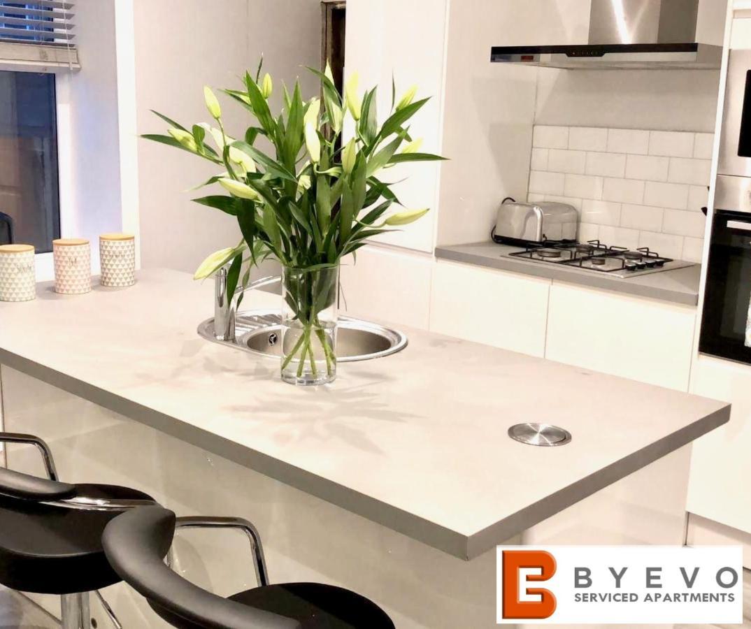 Byevo Almar Villa - Close To City And Airport - Perfect For Contractors Or Large Groups Glasgow Zewnętrze zdjęcie