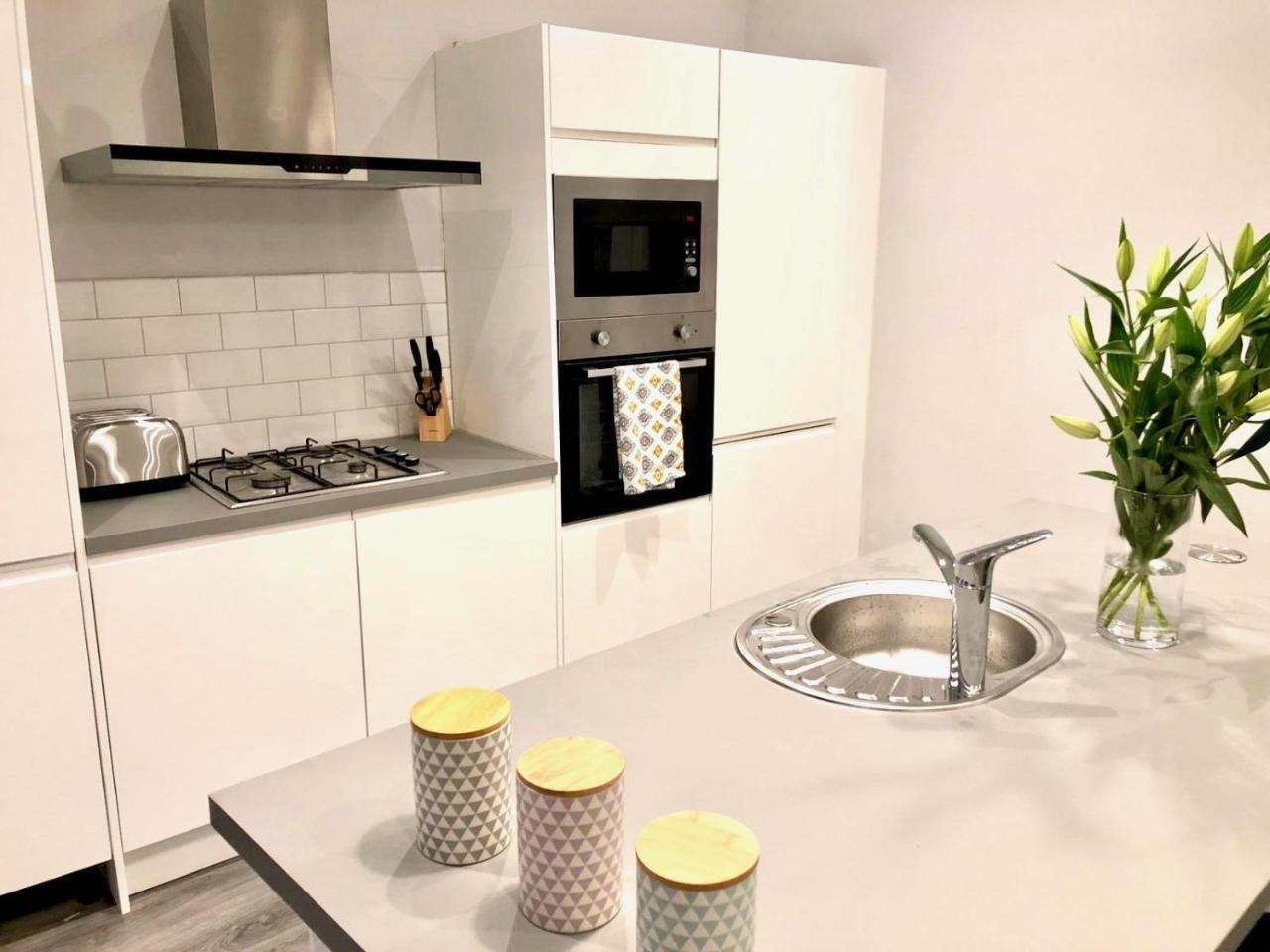 Byevo Almar Villa - Close To City And Airport - Perfect For Contractors Or Large Groups Glasgow Zewnętrze zdjęcie