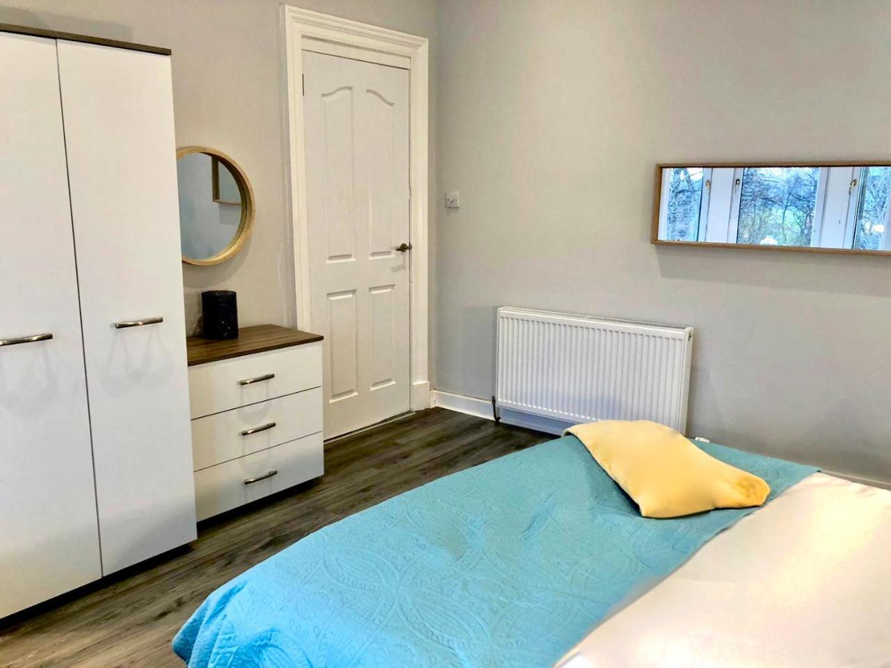 Byevo Almar Villa - Close To City And Airport - Perfect For Contractors Or Large Groups Glasgow Zewnętrze zdjęcie